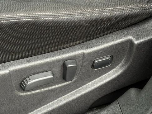 Used 2012 Nissan Rogue SV image 12