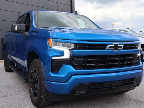 Used 2023 Chevrolet Silverado 1500 RST w/ Convenience Package II AWD/4WD image 6