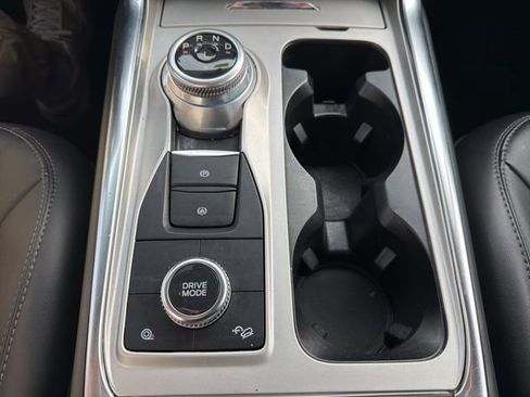 Used 2022 Ford Explorer XLT w/ Equipment Group 202A image 41