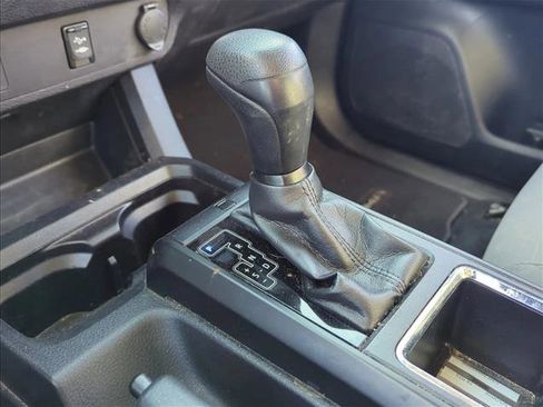 Used 2018 Toyota Tacoma SR image 20