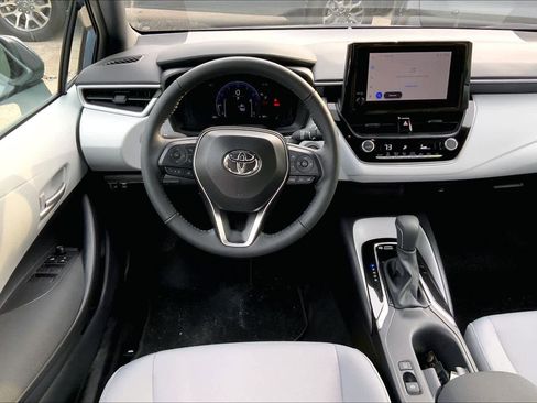 Used 2026 Toyota Corolla SE image 5