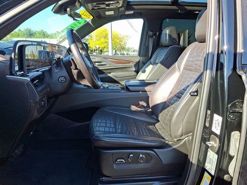 Used 2022 Cadillac Escalade ESV Sport Platinum image 16