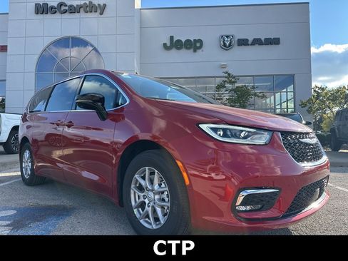 New 2026 Chrysler Pacifica Select image 1