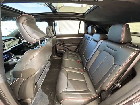 Used 2025 Jeep Wagoneer S Launch Edition image 26