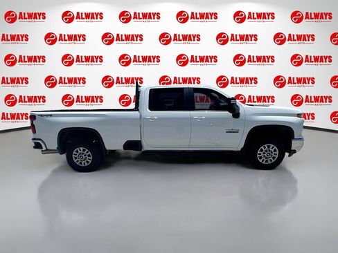 Used 2024 Chevrolet Silverado 2500 LT w/ Texas Edition AWD/4WD image 4