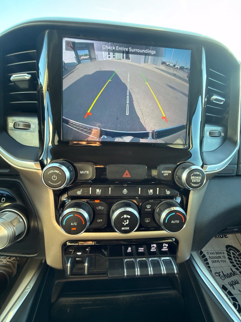 Used 2022 RAM 1500 Laramie AWD/4WD image 18