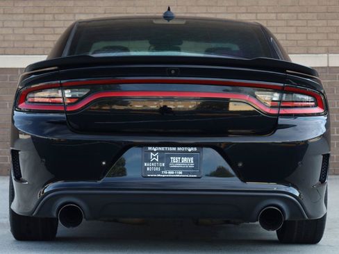 Used 2019 Dodge Charger Scat Pack w/ Plus Group RWD image 9
