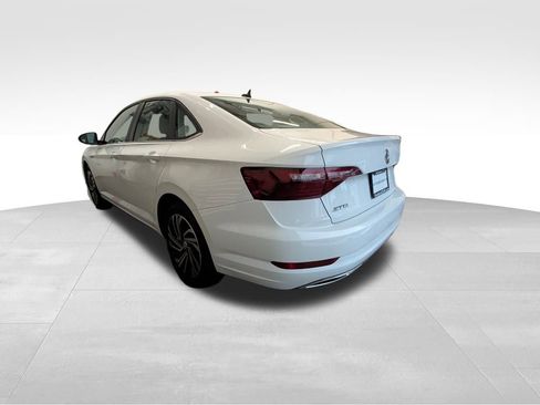 Used 2021 Volkswagen Jetta SEL Premium image 3