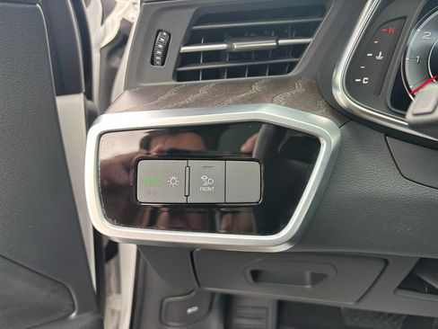 Used 2023 Audi A6 2.0T Premium w/ Convenience Package image 17