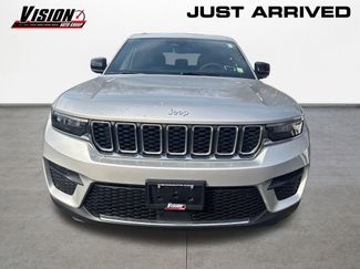 Used 2025 Jeep Grand Cherokee Laredo X w/ Luxury Tech Group I AWD/4WD video 2