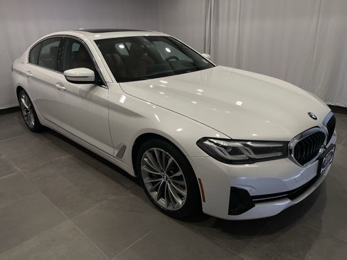 Certified 2023 BMW 540i xDrive w/ Premium Package AWD/4WD image 3
