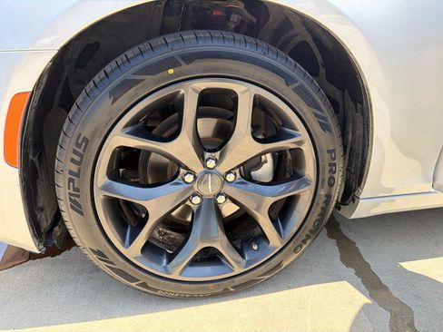 Used 2023 Chrysler 300 Touring w/ Sport Appearance Package RWD image 12