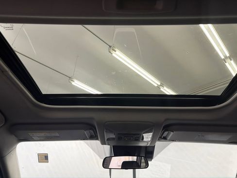 Used 2022 Toyota RAV4 XLE Premium image 24