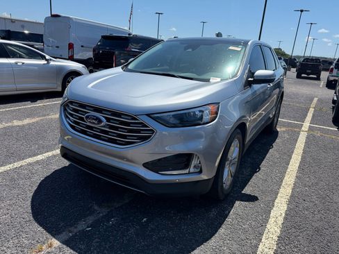 Used 2023 Ford Edge Titanium AWD/4WD image 3