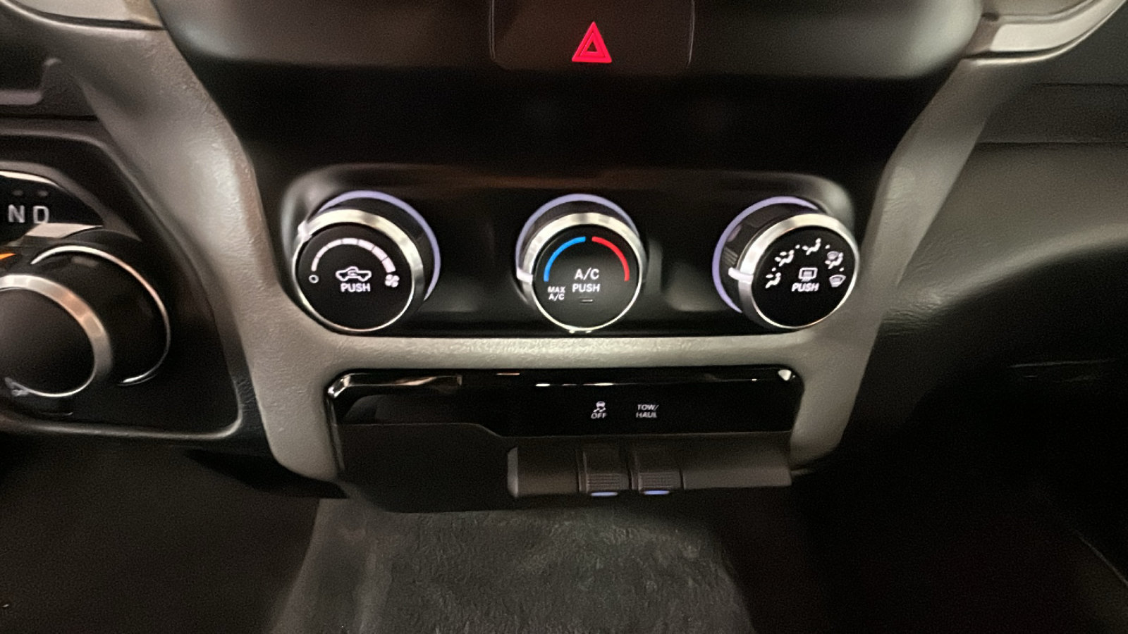 Used 2024 RAM 1500 Tradesman AWD/4WD image 26