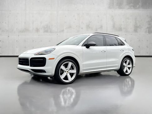 Used 2019 Porsche Cayenne S image 3