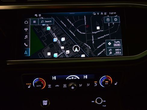 Certified 2025 Audi Q3 2.0T Premium Plus w/ Premium Plus Package image 32