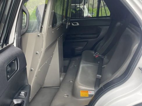 Used 2017 Ford Explorer 4WD Police Interceptor image 3