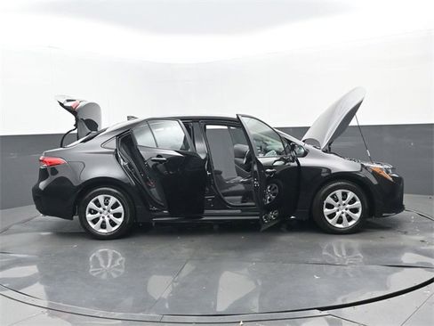 Used 2026 Toyota Corolla LE image 30