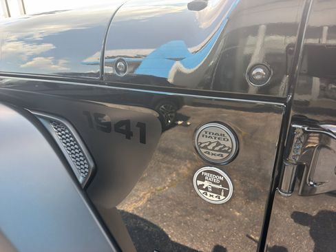 Used 2023 Jeep Wrangler Sport AWD/4WD image 7