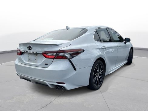 Used 2022 Toyota Camry SE w/ Convenience Package FWD image 6