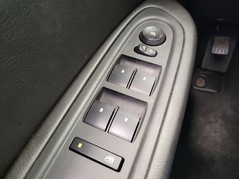 Used 2015 GMC Acadia SLE FWD image 27