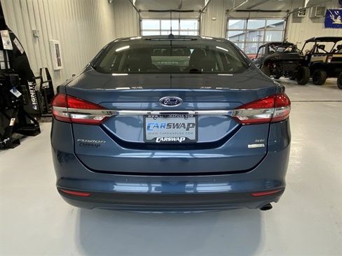 Used 2018 Ford Fusion SE w/ Fusion SE Technology Package image 4