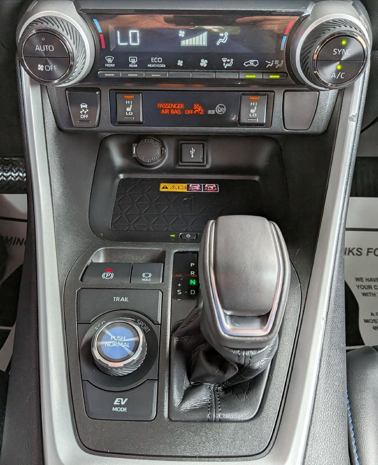 Used 2022 Toyota RAV4 XSE AWD/4WD image 22