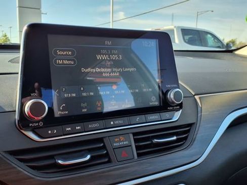 Used 2025 Nissan Altima 2.5 SV image 25