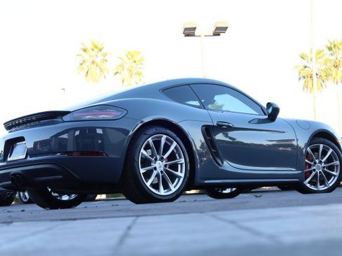 Used 2017 Porsche 718 Cayman S image 19