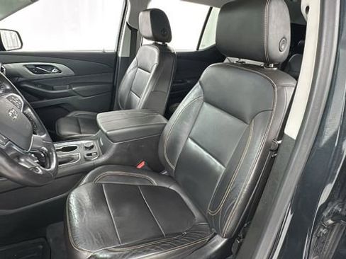 Used 2021 Chevrolet Traverse RS image 10