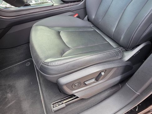 Used 2023 Audi Q8 Premium Plus image 25