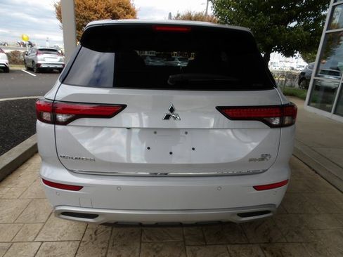 New 2025 Mitsubishi Outlander SEL image 6