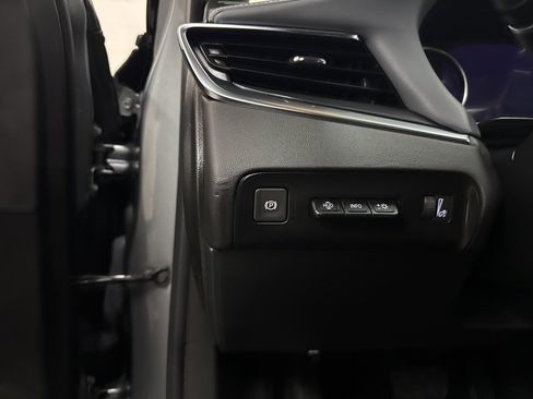 Used 2024 Buick Enclave Premium image 34