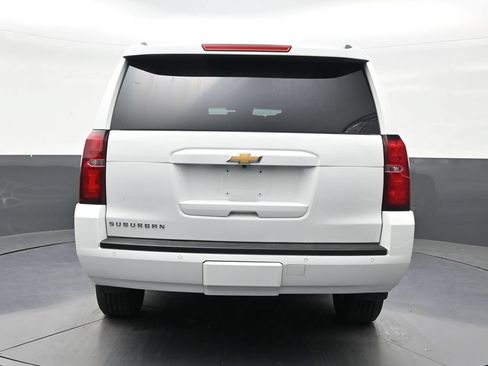 Used 2018 Chevrolet Suburban LT RWD image 4