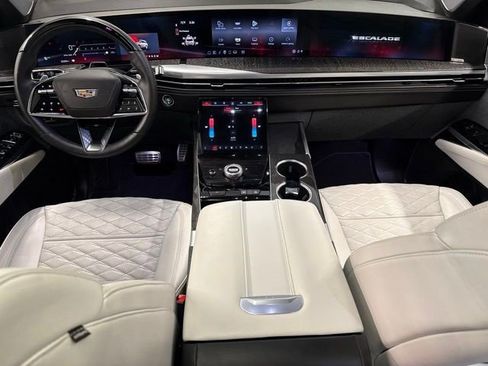 Certified 2025 Cadillac Escalade V w/ LPO, ONYX Package AWD/4WD image 22