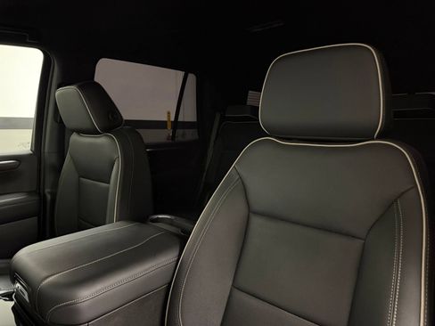 Used 2025 Chevrolet Tahoe Premier AWD/4WD image 26