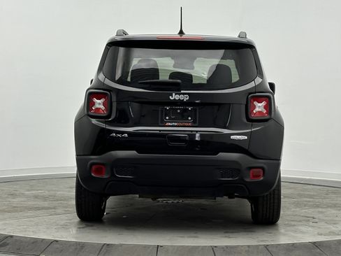 Used 2019 Jeep Renegade Latitude image 6