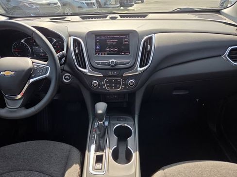 Certified 2024 Chevrolet Equinox LT FWD image 18
