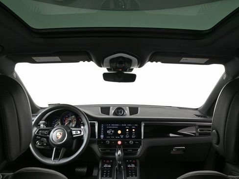 Used 2026 Porsche Macan AWD/4WD image 20