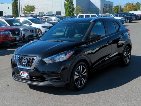 Used 2020 Nissan Kicks SV image 10