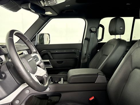 Used 2024 Land Rover Defender 110 S image 5