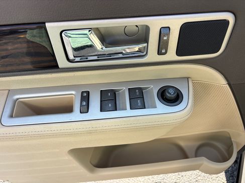 Used 2008 Lincoln MKX 2WD image 13