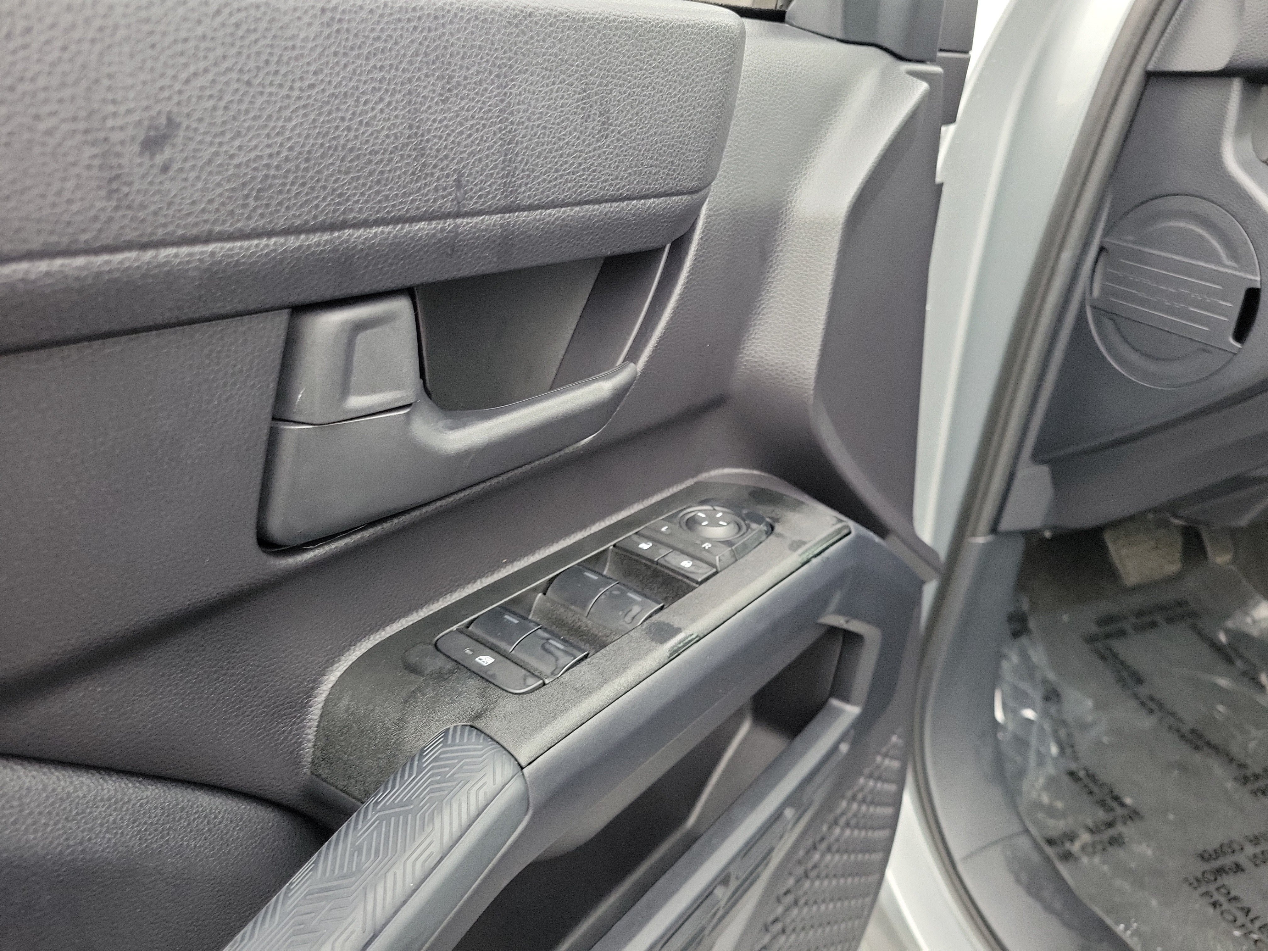 Used 2025 Toyota 4Runner SR5 AWD/4WD image 18