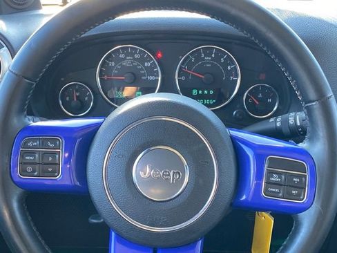 Used 2014 Jeep Wrangler Unlimited Sahara w/ Max Tow Package image 8