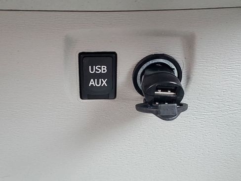Used 2013 Toyota Sienna XLE AWD/4WD image 7