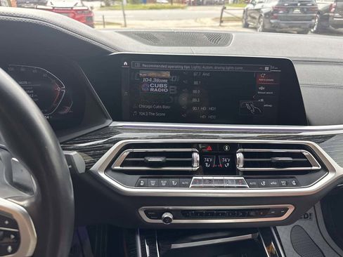 Used 2022 BMW X7 xDrive40i w/ M Sport Package AWD/4WD image 16