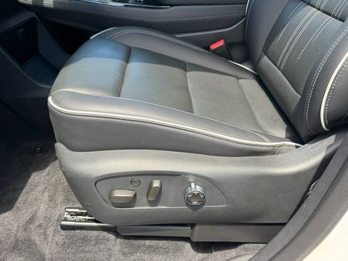 Certified 2025 Buick Enclave Avenir w/ Super Cruise Package AWD/4WD image 26