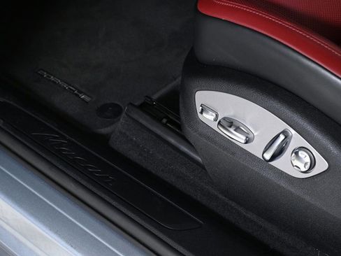 Certified 2024 Porsche Macan image 21