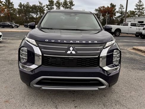 New 2026 Mitsubishi Outlander SE FWD image 2